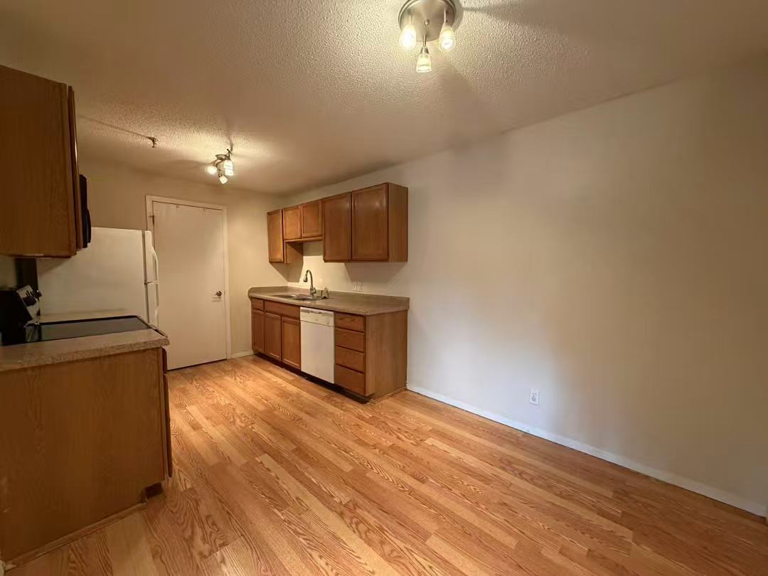 1320 Brook Street H Property Photo 7