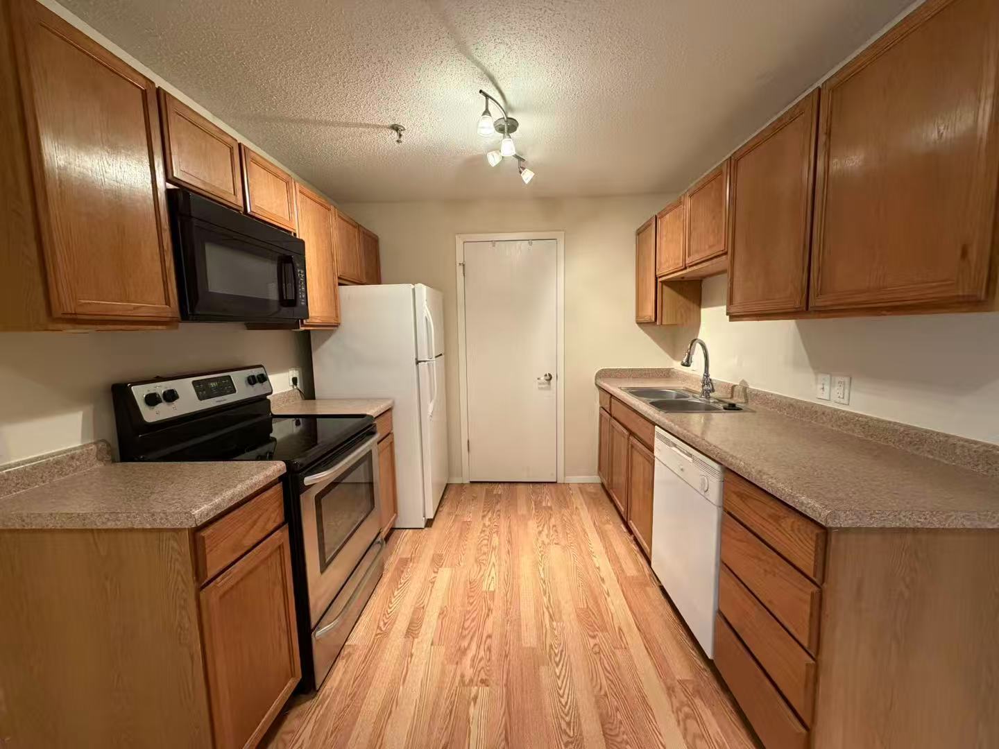 1320 Brook Street H Property Photo 9