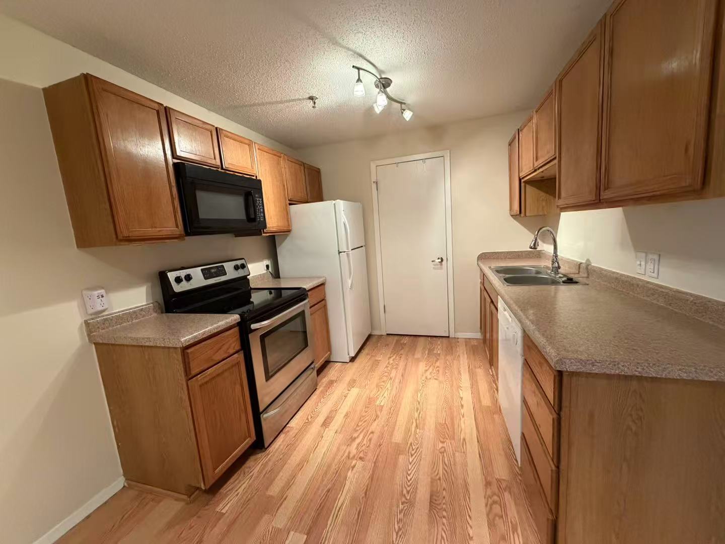 1320 Brook Street H Property Photo 10
