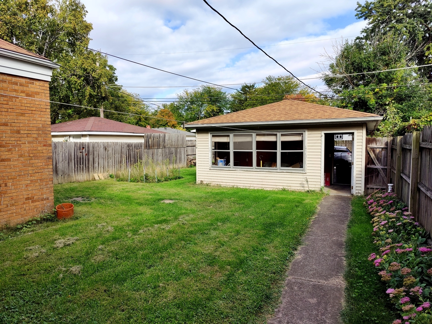 200 Earl Avenue Property Photo 4