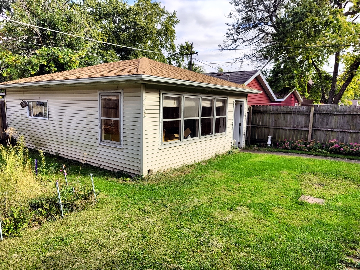 200 Earl Avenue Property Photo 6