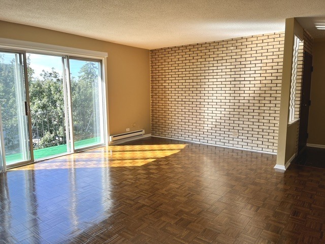 9605 S Komensky Avenue 202 Property Photo 4