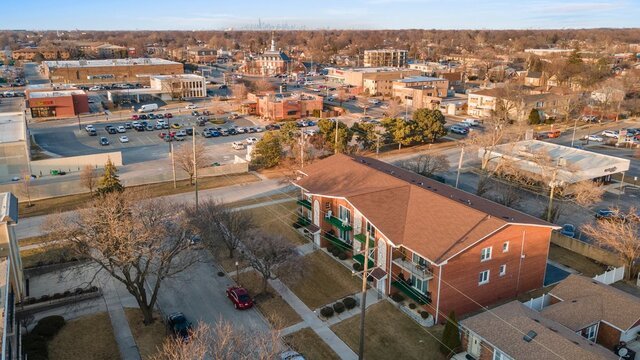 9605 S Komensky Avenue 202 Property Photo 25