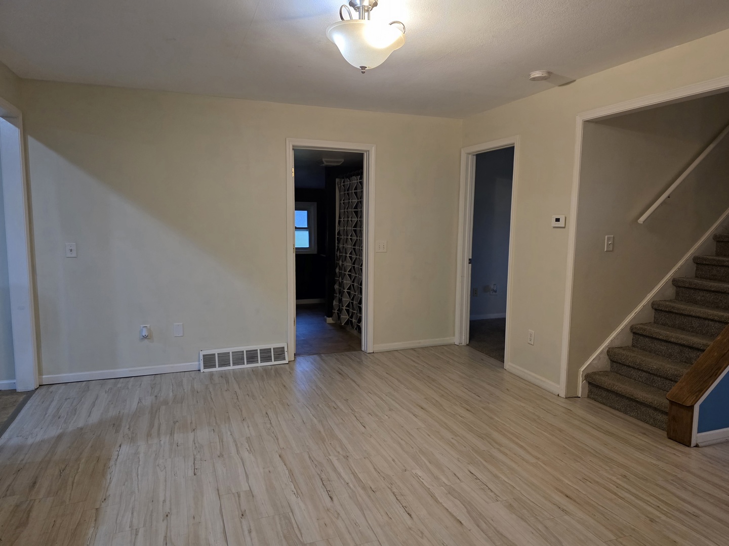 213 S Fremont Street Property Photo 3