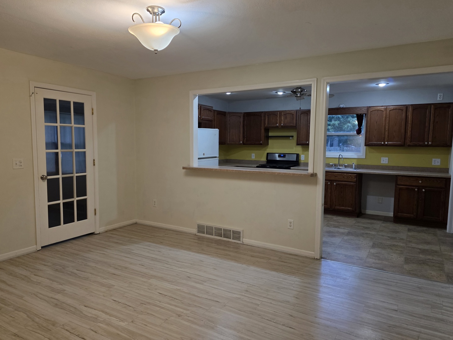 213 S Fremont Street Property Photo 6