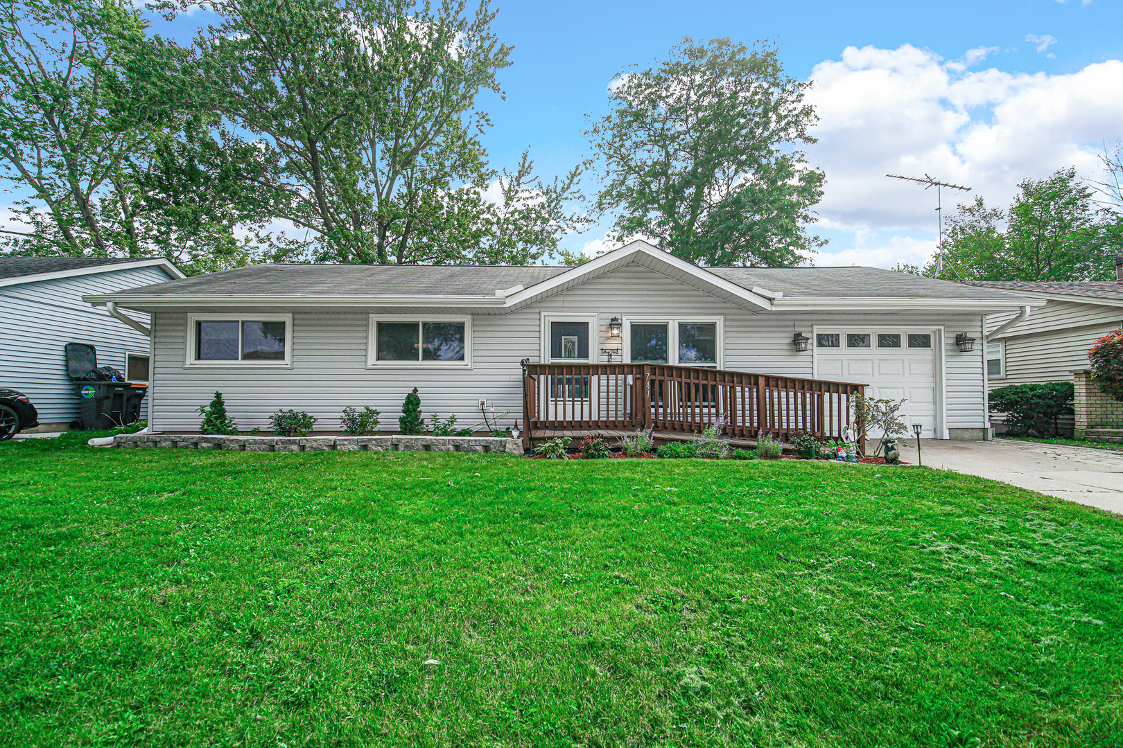 741 Surrey Drive Property Photo 1