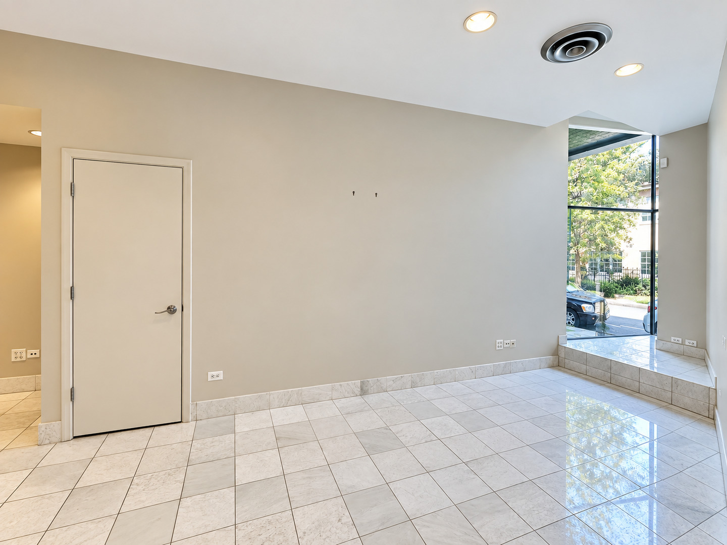 1311 E 57th Street Property Photo 14