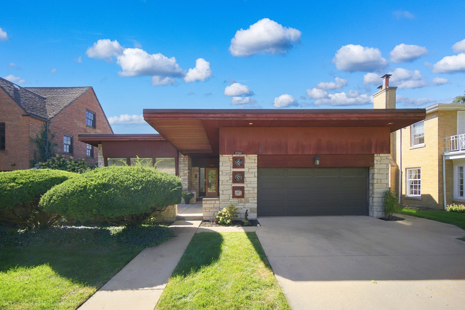 9336 S Bell Avenue Property Photo 1