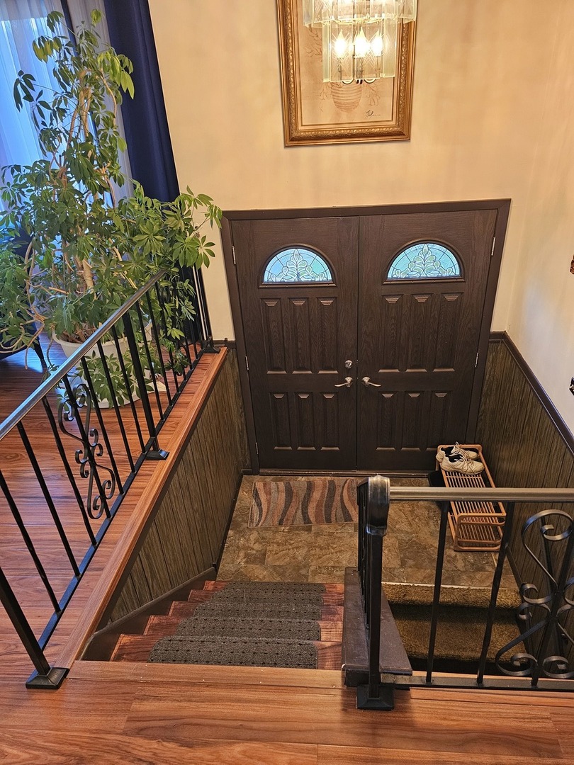 17010 Elm Drive Property Photo 7