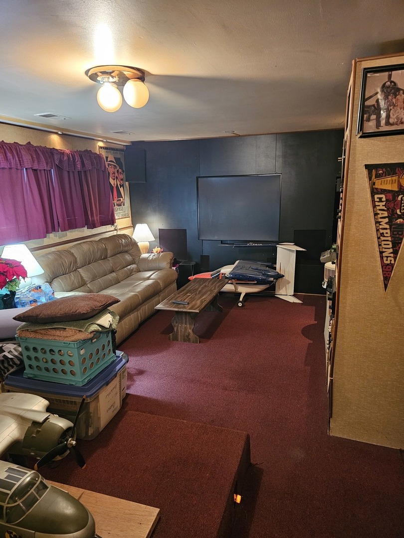 17010 Elm Drive Property Photo 9