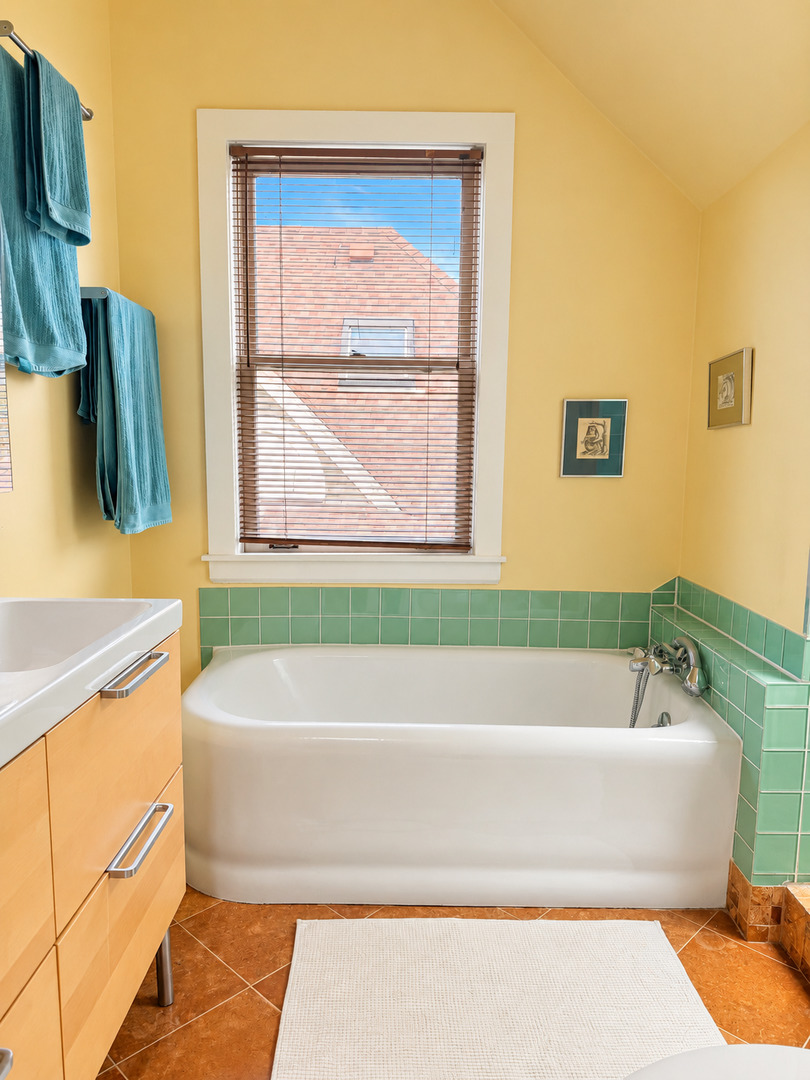 5415 N Wayne Avenue Property Photo 19