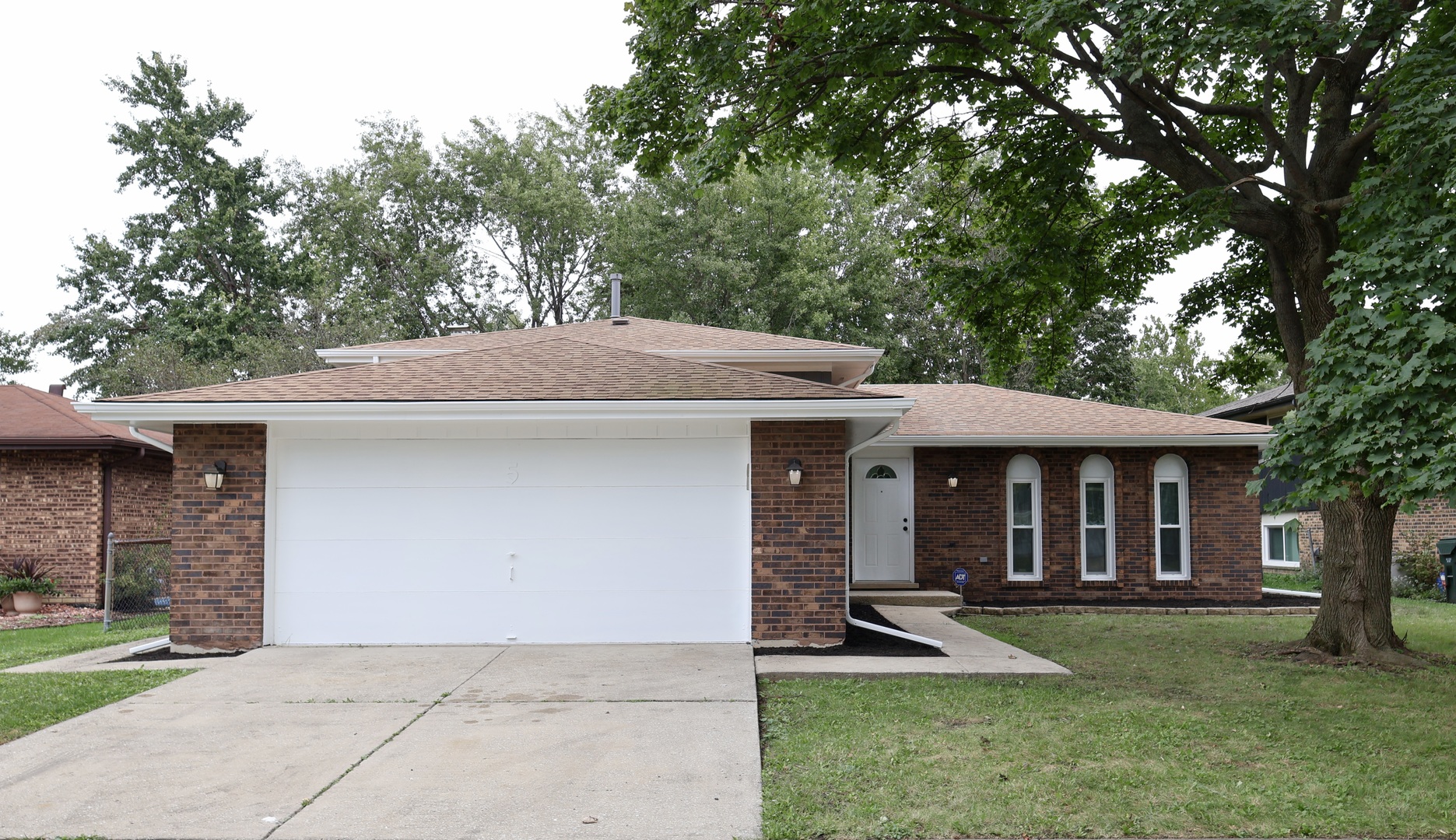 5 Lakewood Court Property Photo 1