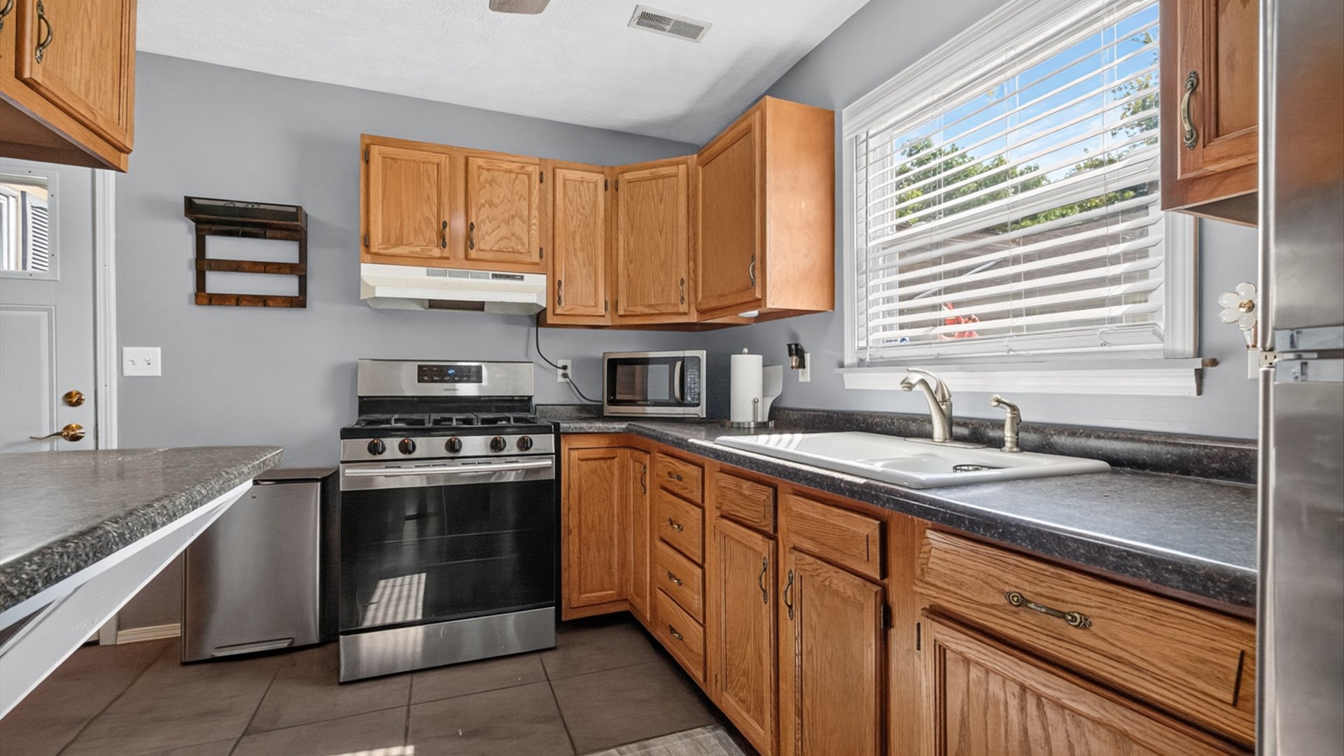 1121 N State Street Property Photo 7