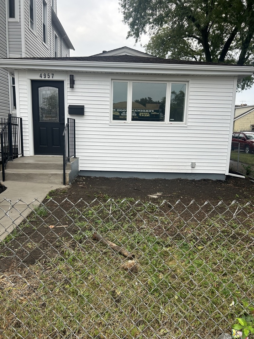 4957 W Ferdinand Street Property Photo 1