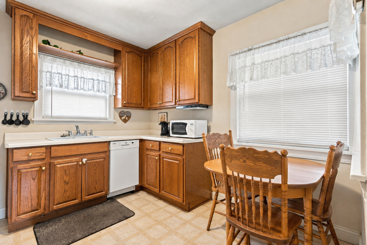 331 W 29th Street Property Photo 6