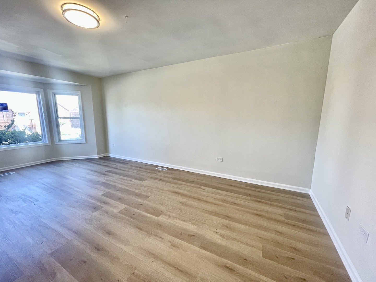 8312 S Phillips Avenue Property Photo 2
