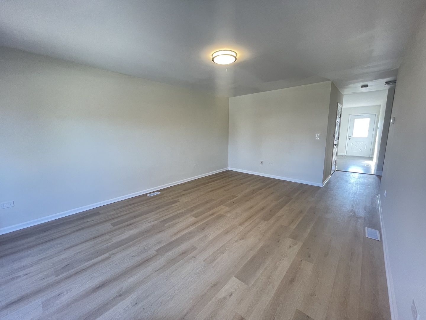 8312 S Phillips Avenue Property Photo 3