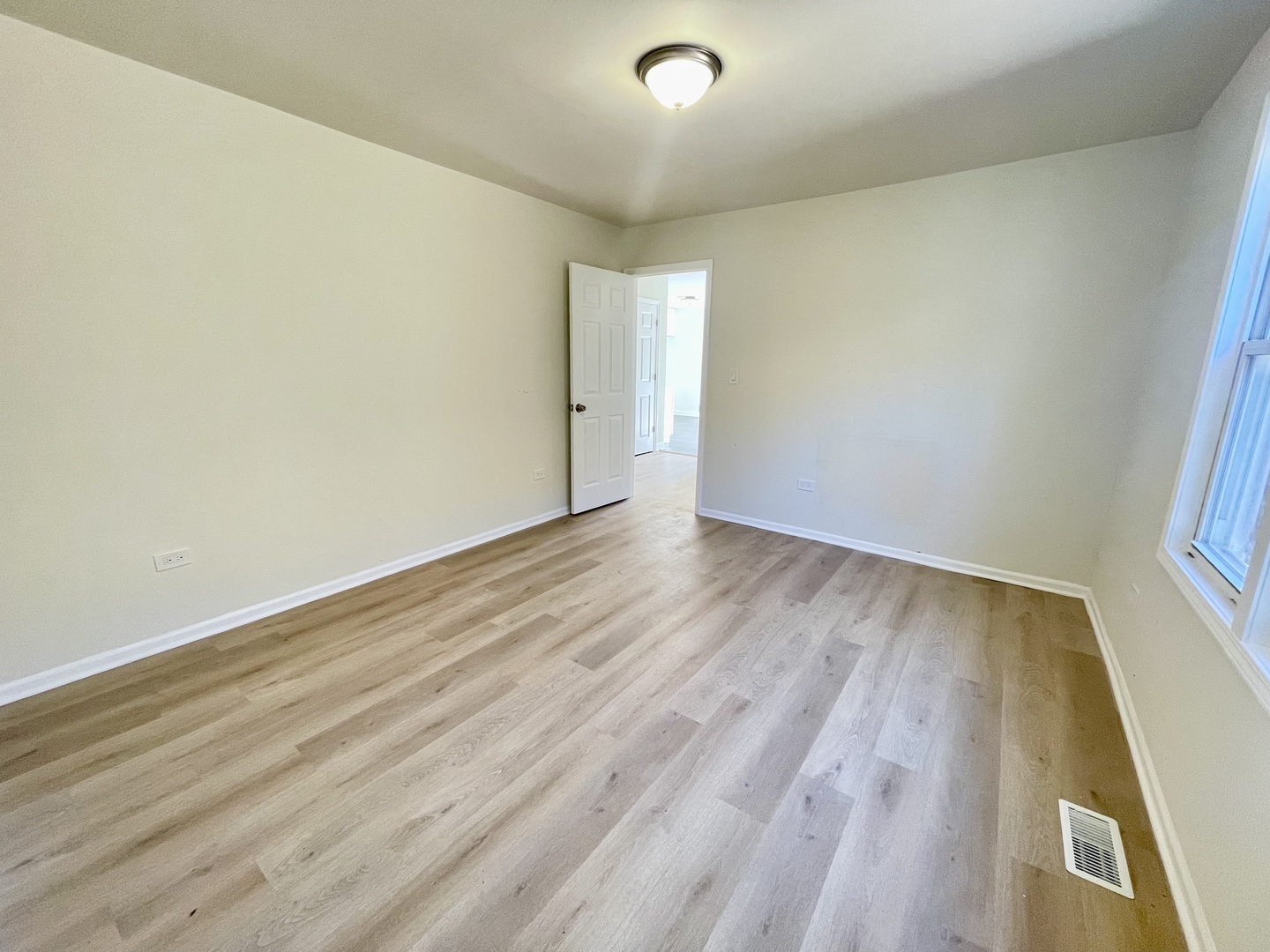 8312 S Phillips Avenue Property Photo 9