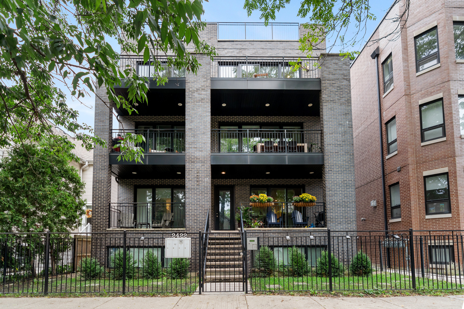 2422 W Lyndale Street 3 Property Photo 1