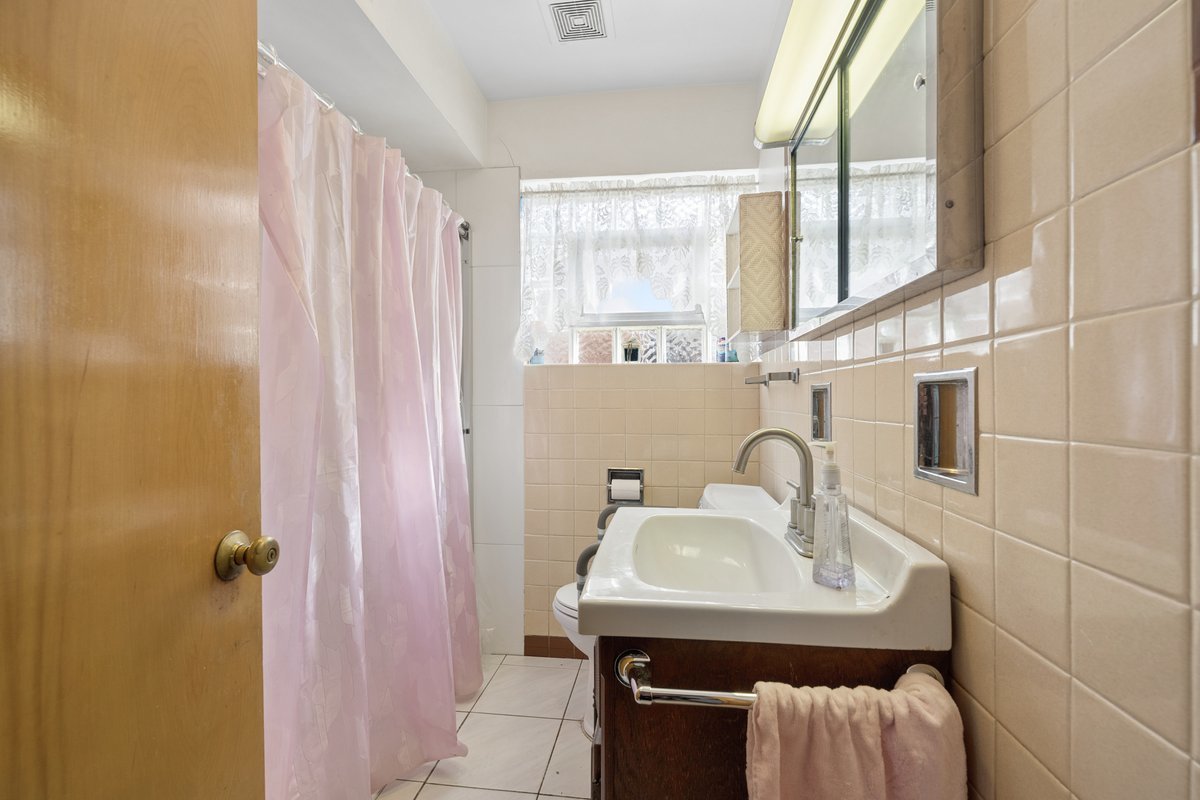 3974 N Oleander Avenue Property Photo 14
