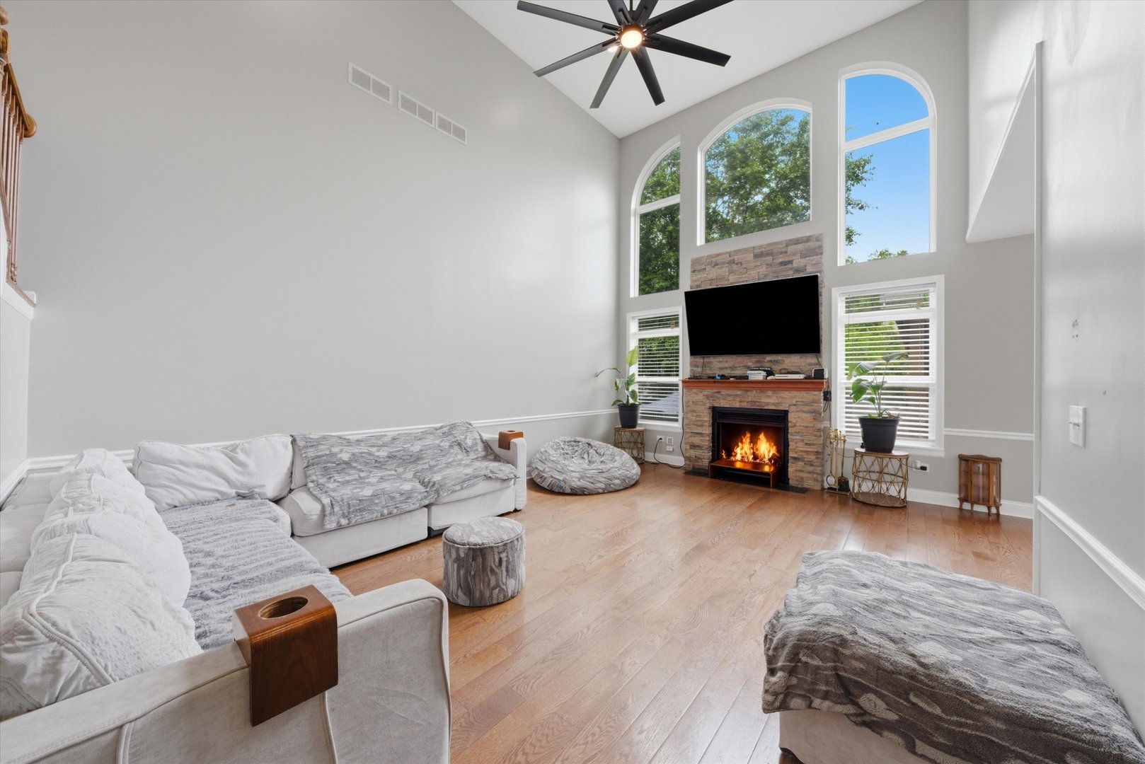 1571 Woodland Lane Property Photo 4