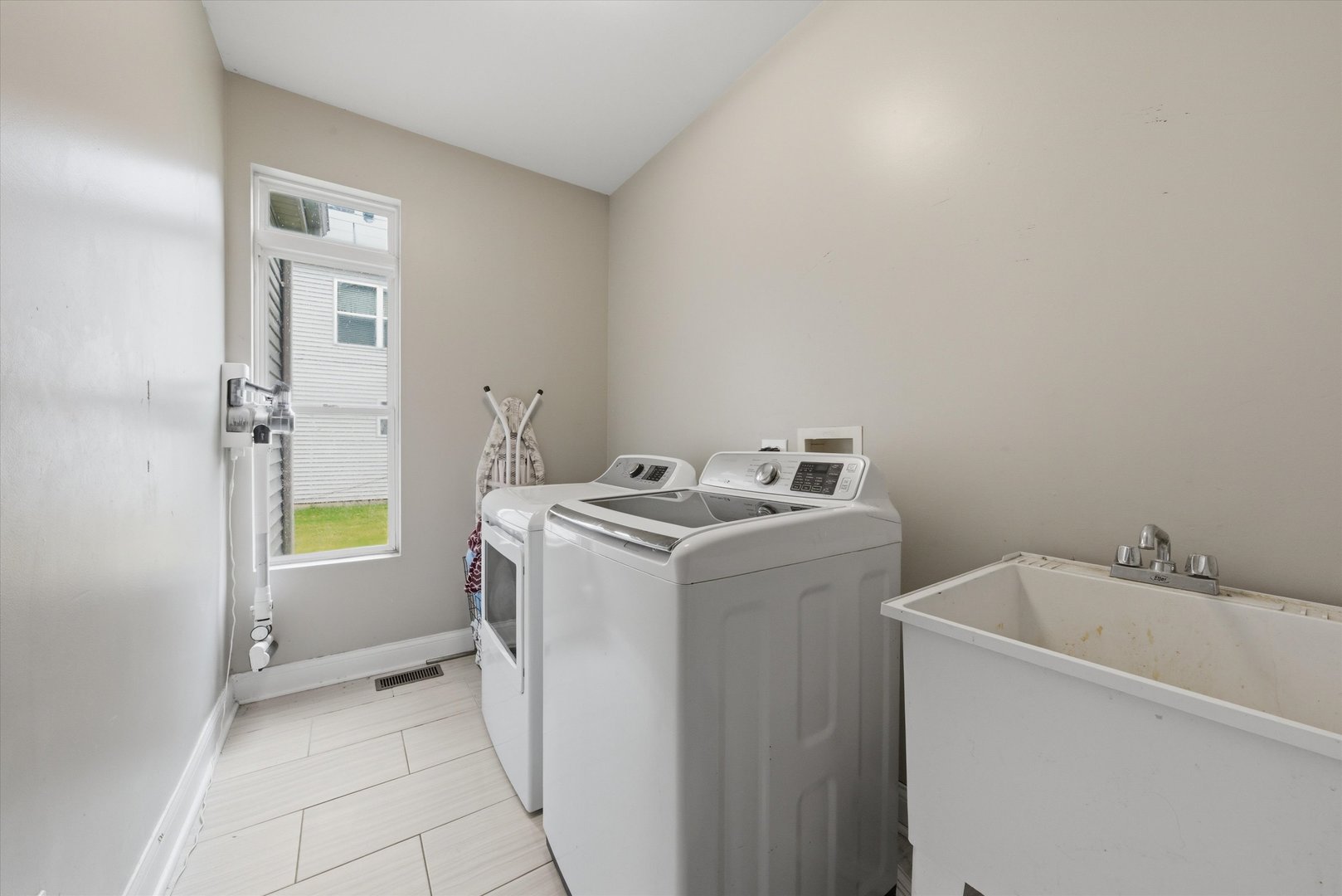 1571 Woodland Lane Property Photo 14