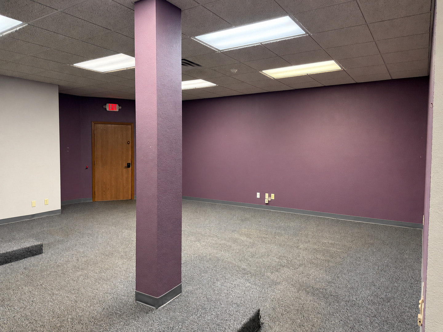 773 W Lincoln Boulevard 403 Property Photo 3