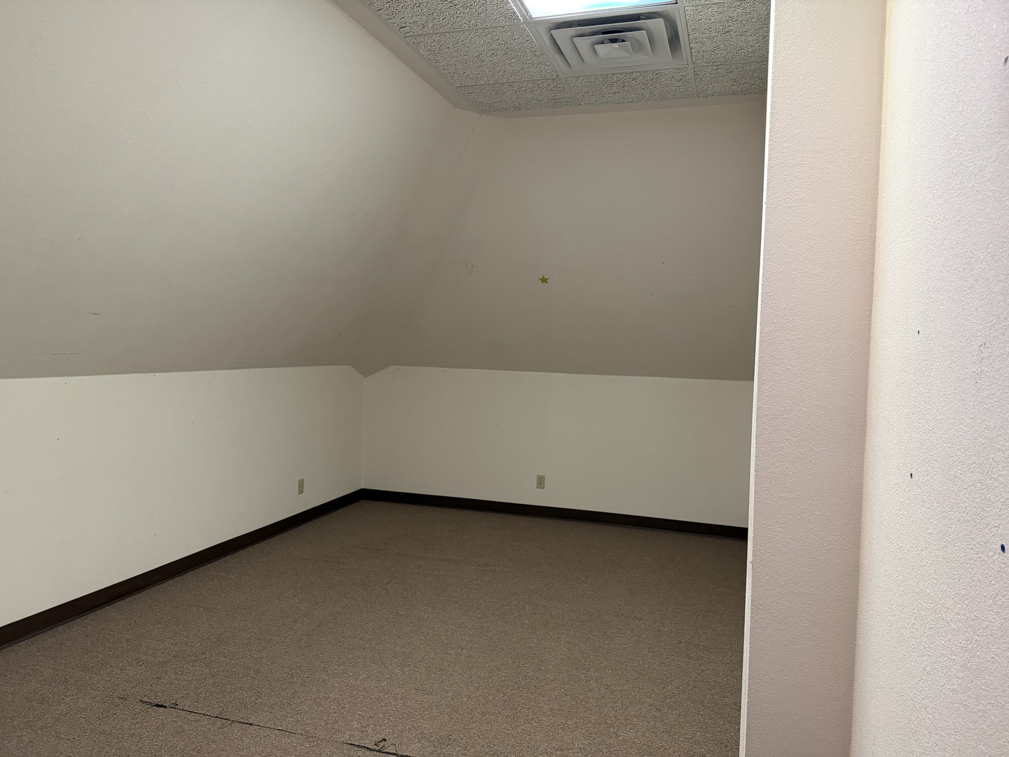 773 W Lincoln Boulevard 403 Property Photo 12