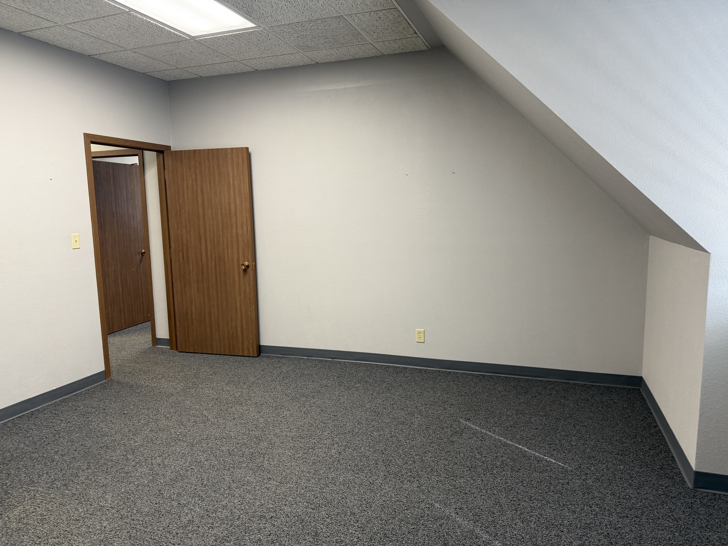 773 W Lincoln Boulevard 403 Property Photo 31