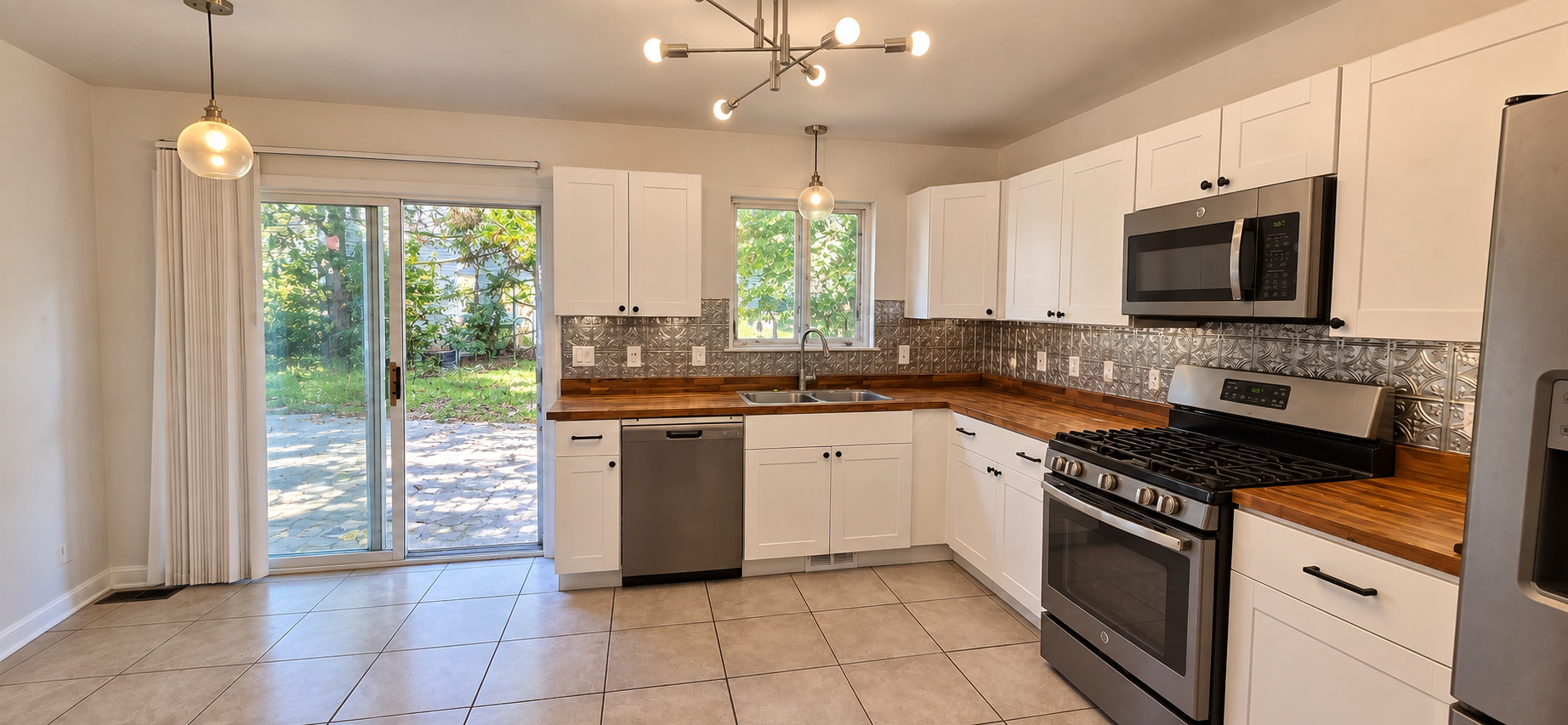 5511 Chantilly Circle Property Photo 5