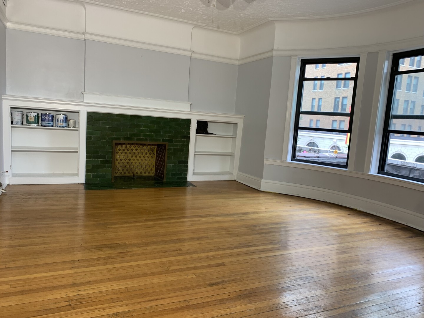 1000 W Argyle Street 2n Property Photo 2