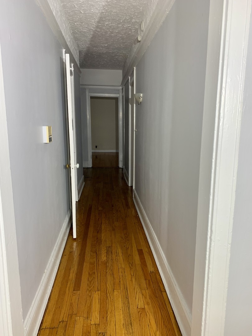 1000 W Argyle Street 2n Property Photo 6