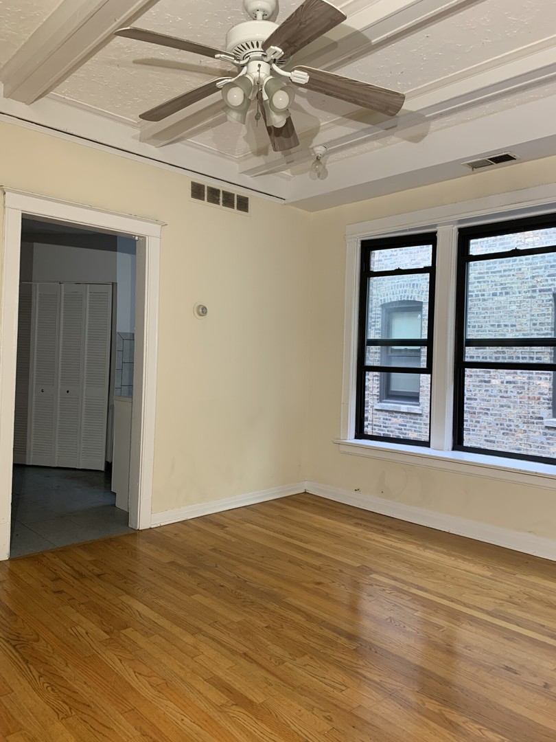 1000 W Argyle Street 2n Property Photo 13