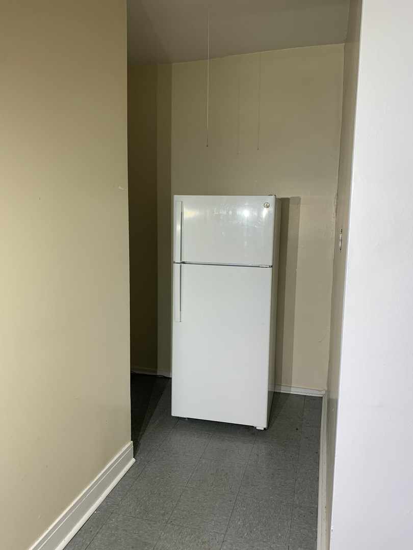 1000 W Argyle Street 2n Property Photo 15