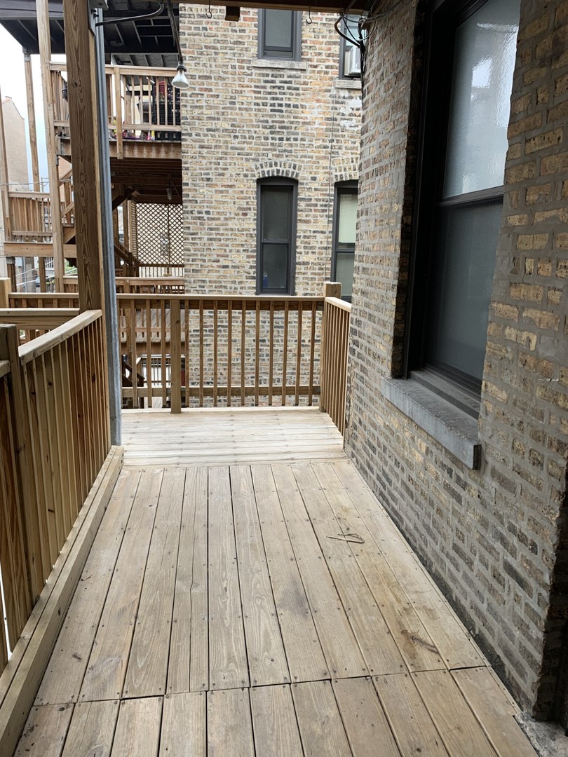 1000 W Argyle Street 2n Property Photo 16