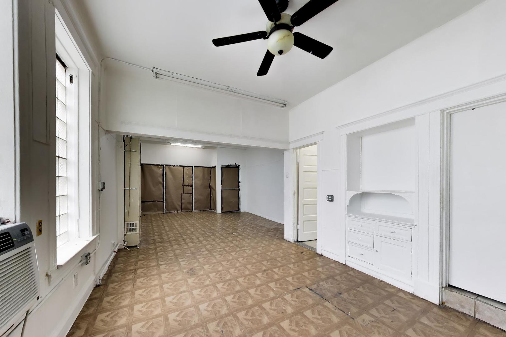 2625 S Central Park Avenue Property Photo 4