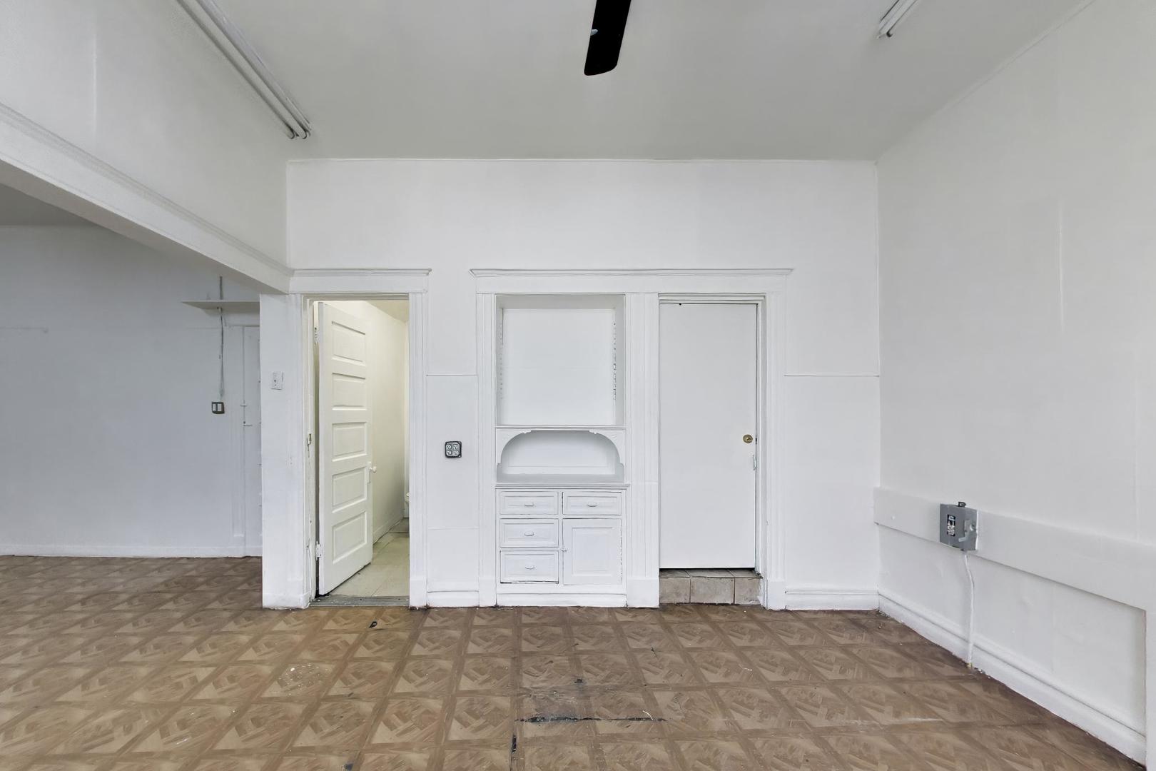 2625 S Central Park Avenue Property Photo 7