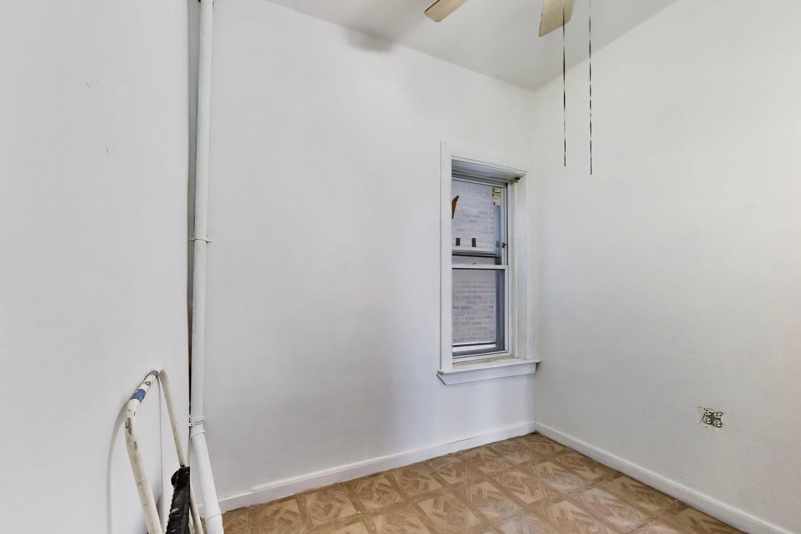 2625 S Central Park Avenue Property Photo 10