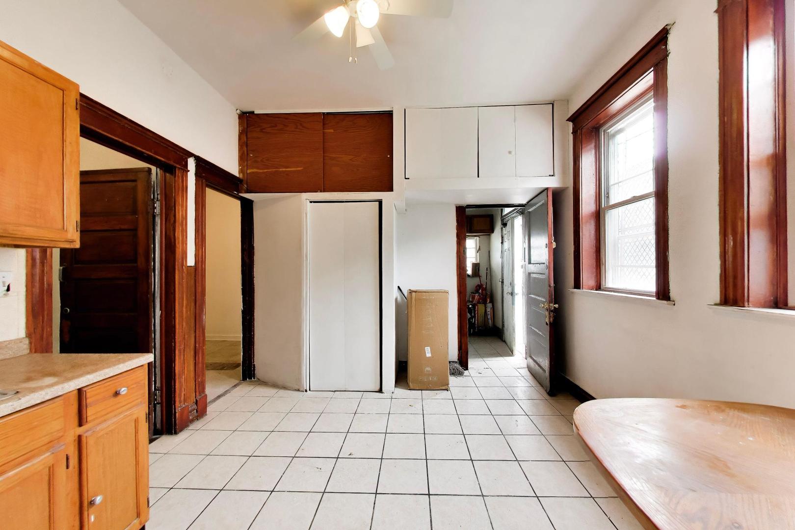 2625 S Central Park Avenue Property Photo 13
