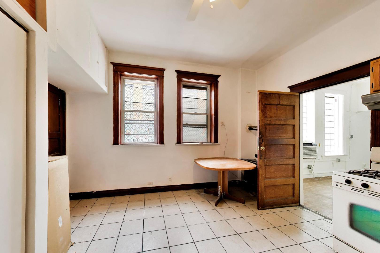 2625 S Central Park Avenue Property Photo 14