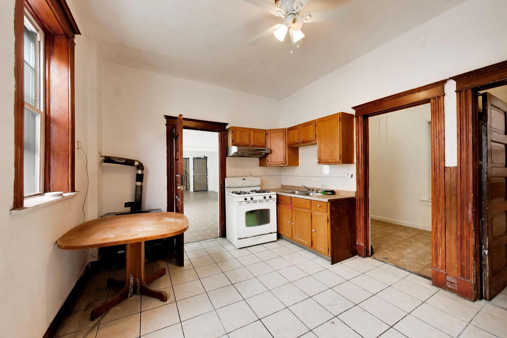 2625 S Central Park Avenue Property Photo 15