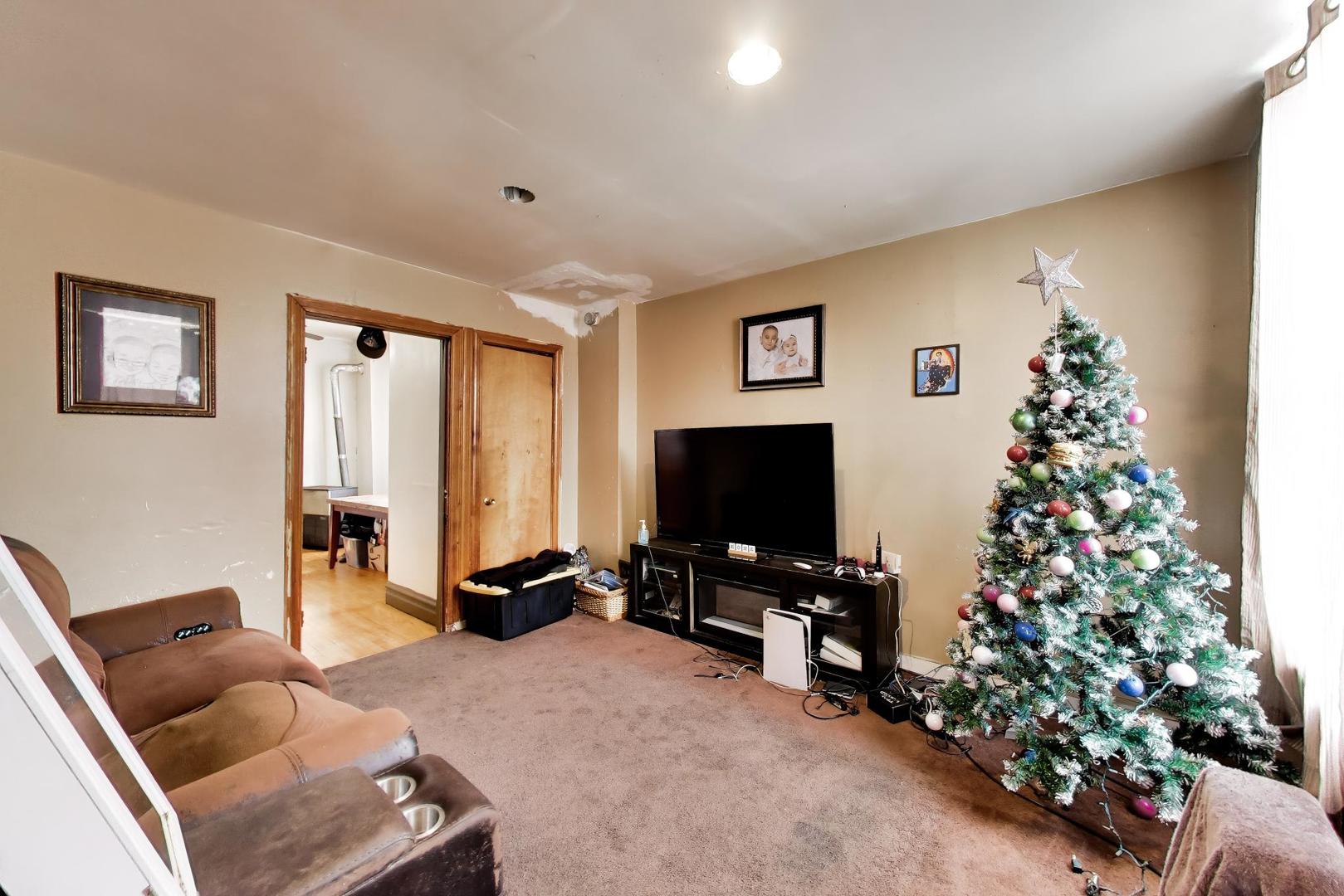 2625 S Central Park Avenue Property Photo 18