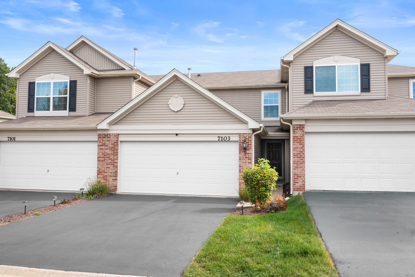 7103 Hidden Green Circle Property Photo 1
