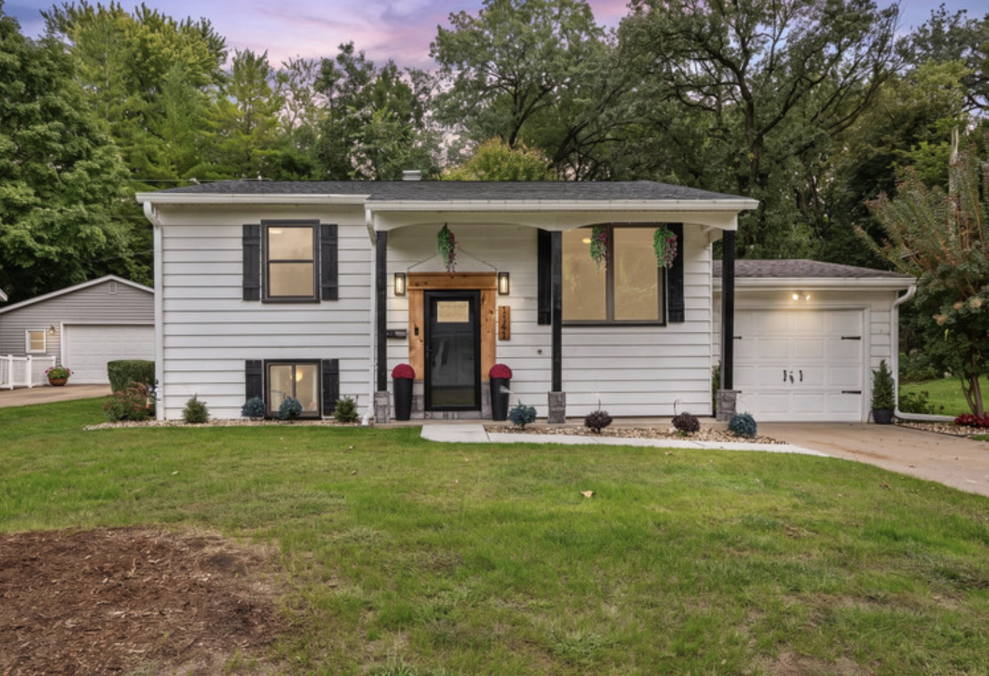 1141 6th Street Property Photo 1
