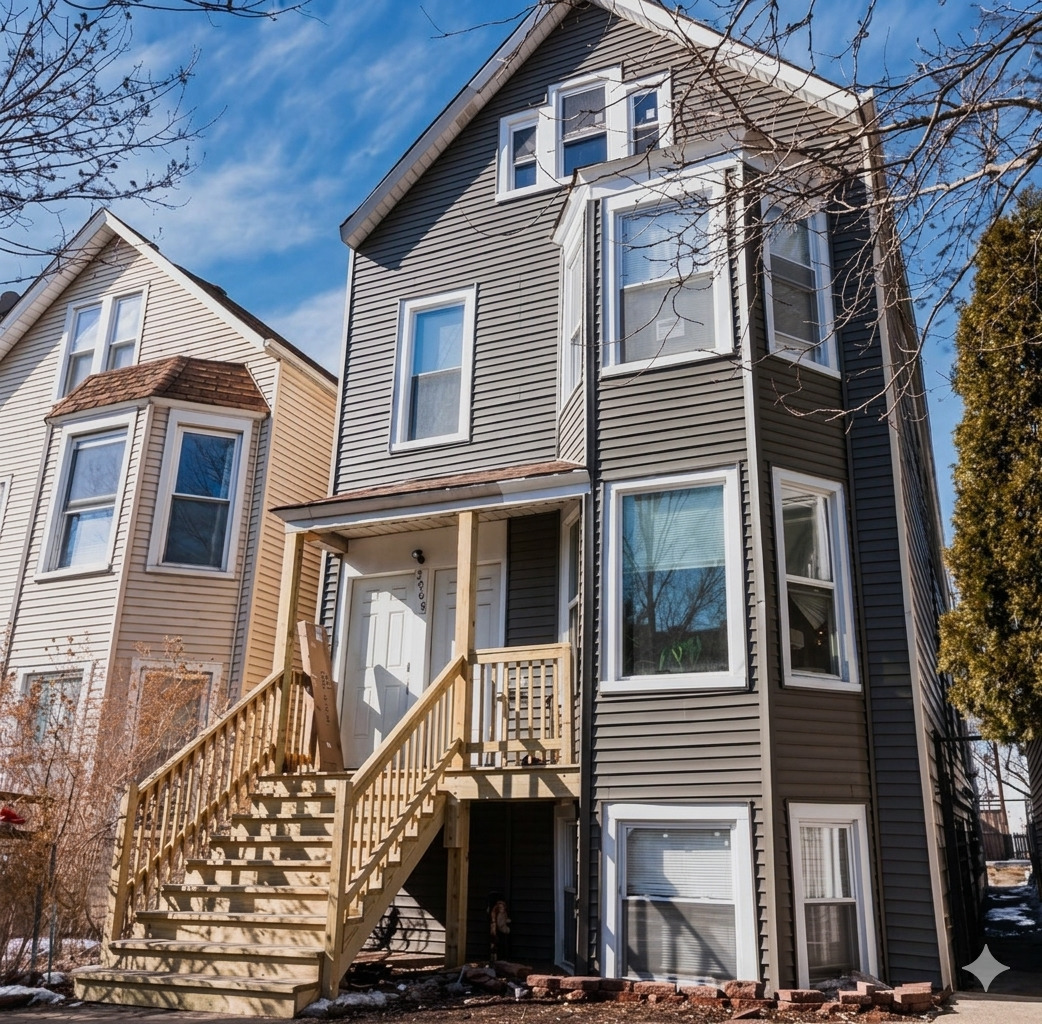 2968 N RIDGEWAY Avenue 1R Property Photo 1