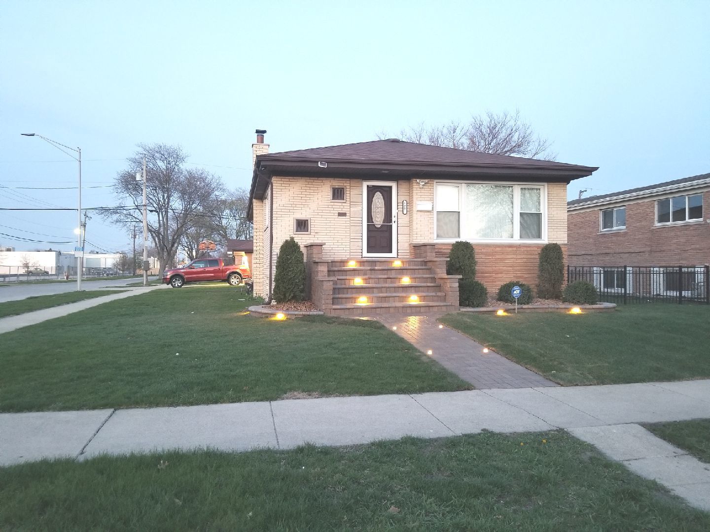 8901 S 49th Court Property Photo 8