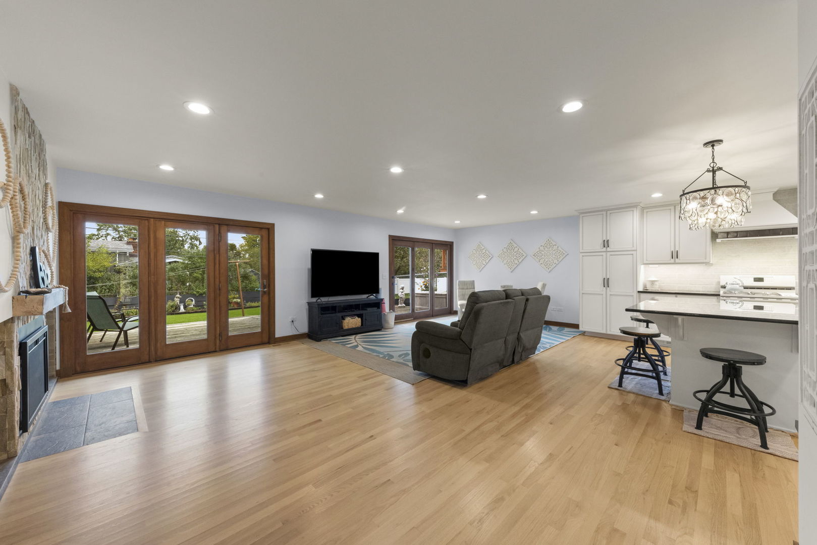 15423 Michaele Drive Property Photo 8