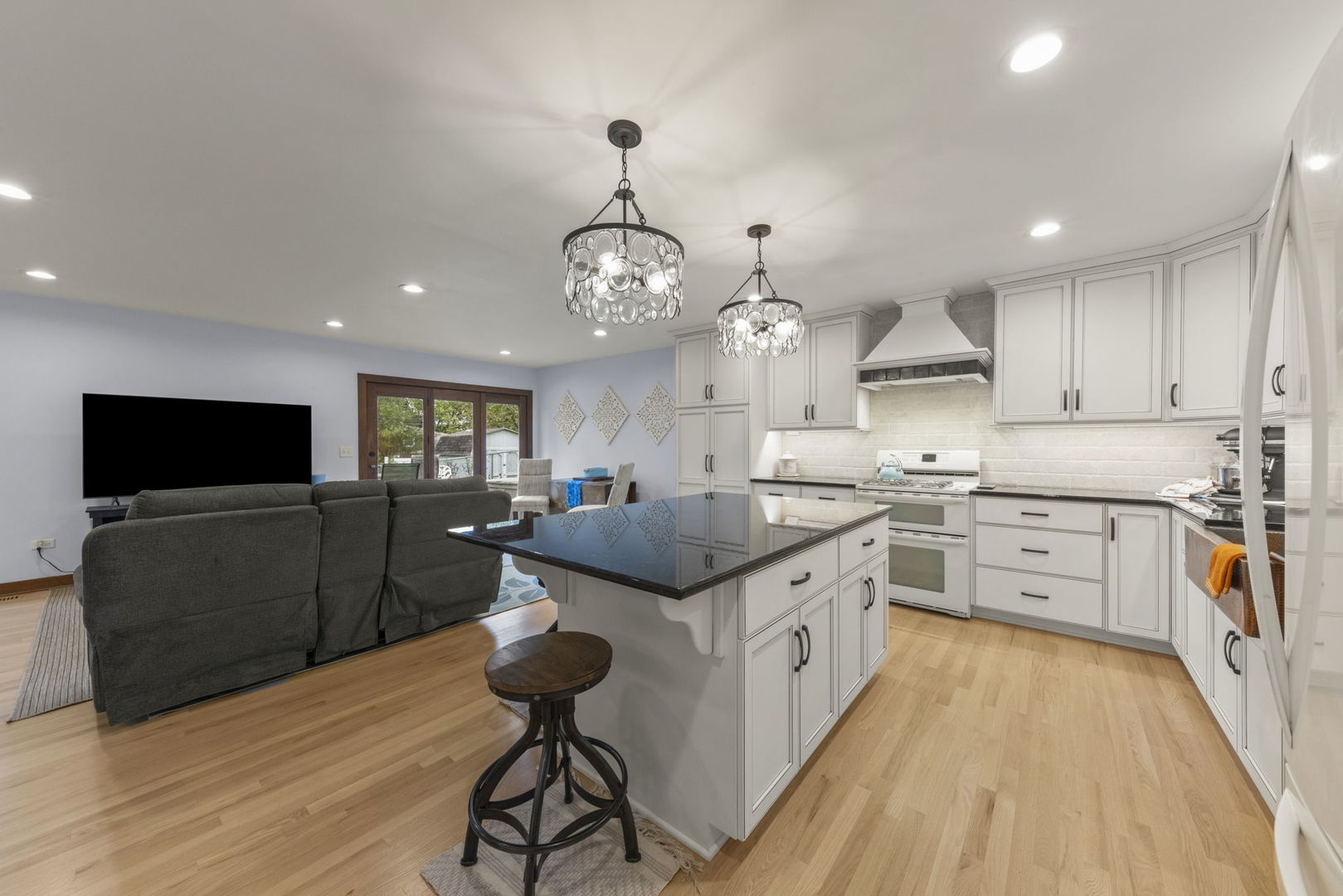 15423 Michaele Drive Property Photo 13