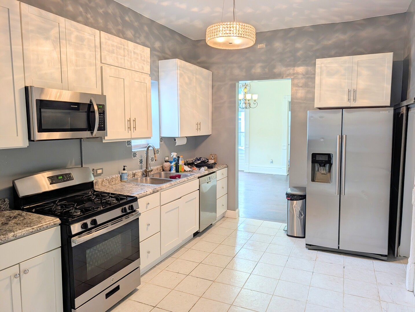 229 S Racine Avenue 1 Property Photo 2