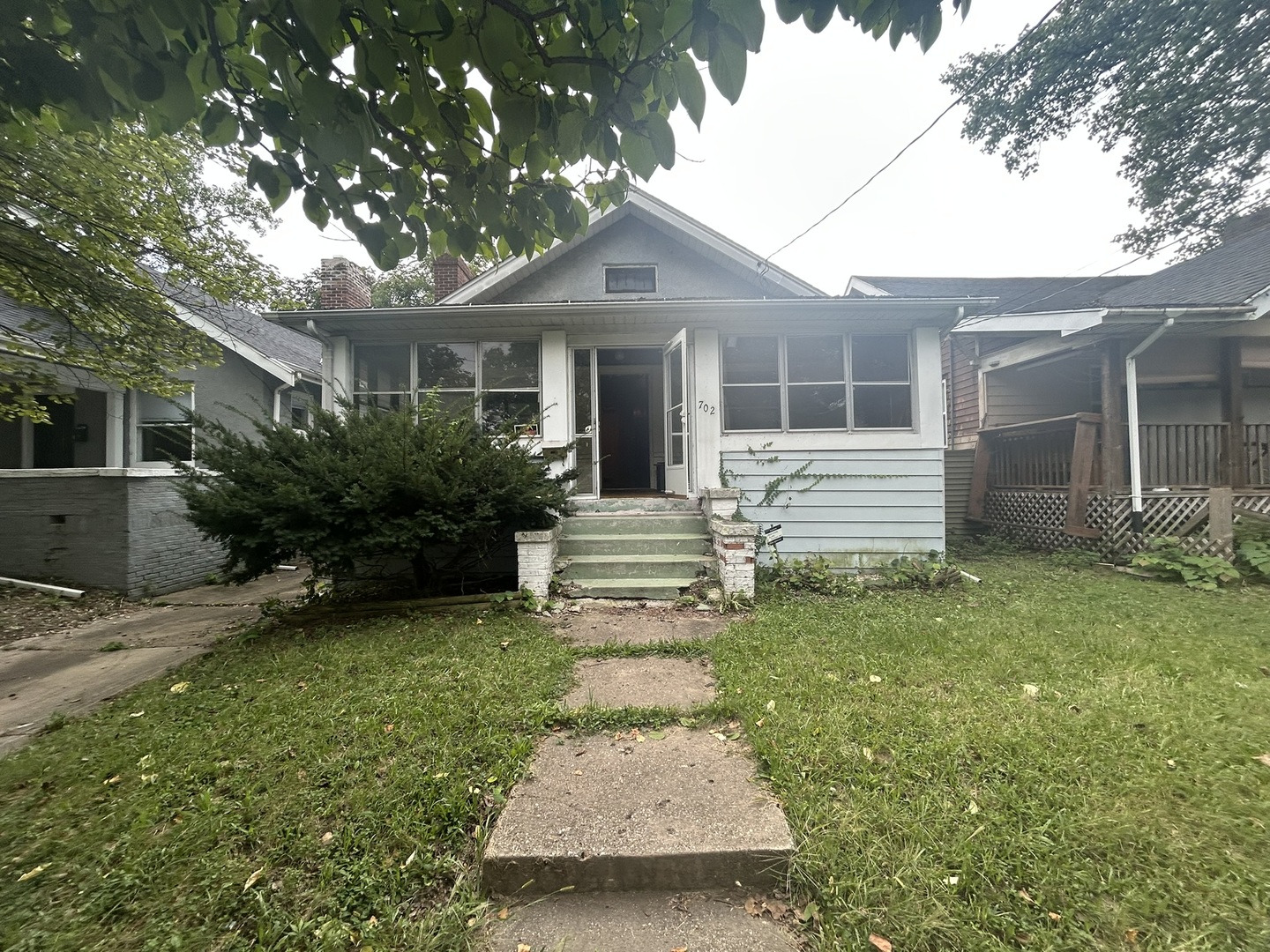 702 E Frye Avenue Property Photo 2